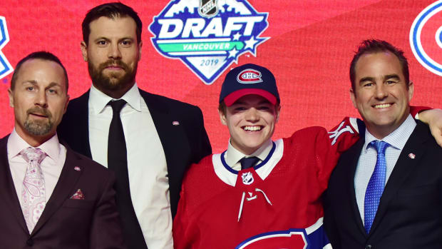 Cole Caufield has to decide if he's ready to leave Wisconsin and join the Canadiens.
